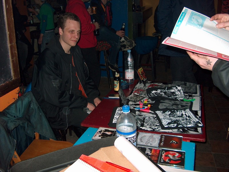 BJ, the regional show booker, also of the band VALS, at De Grote Broek, Nijmegen.